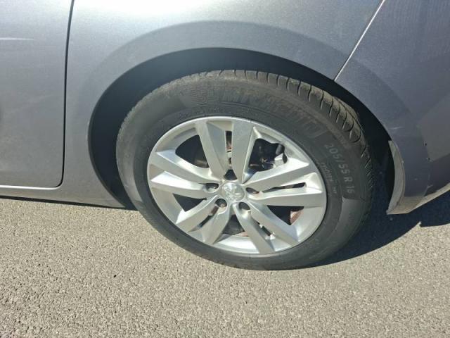 Peugeot 308 image 2