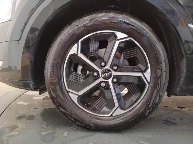 Kia Niro image 8