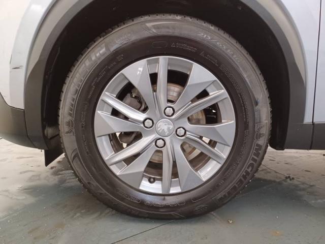 Peugeot 2008 image 2