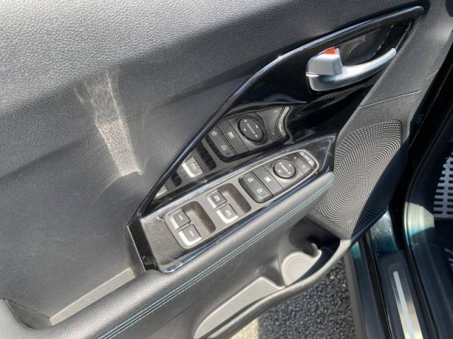 Kia Niro image 9