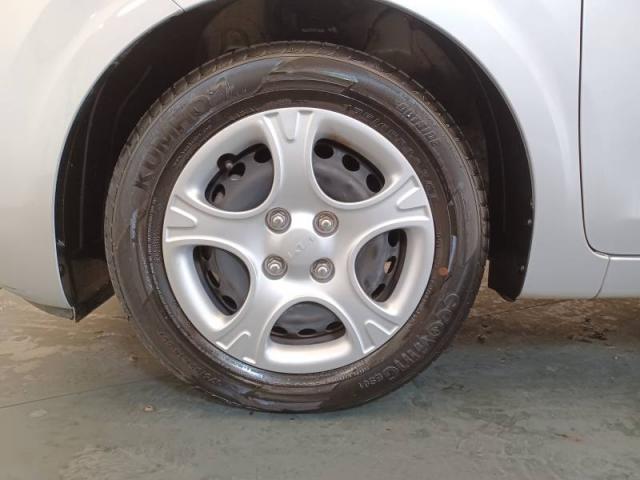 Kia Picanto image 8