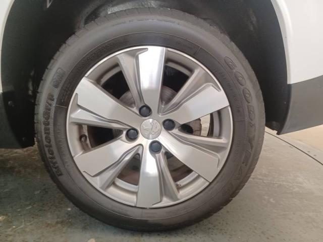 Peugeot 2008 image 8
