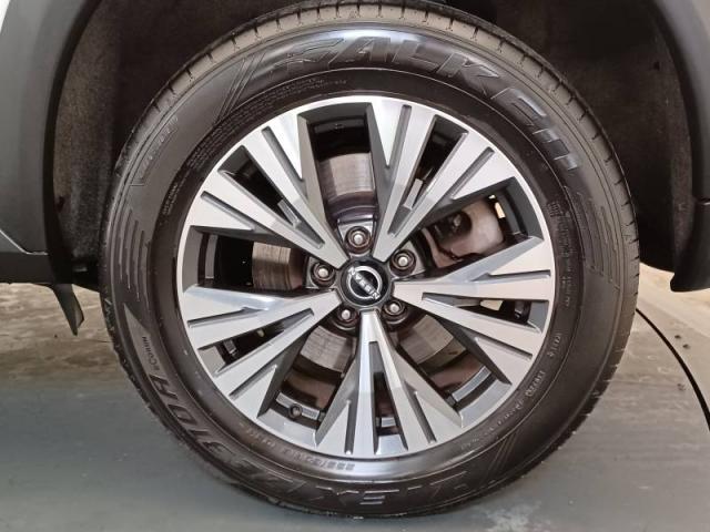 Nissan X-Trail image 5