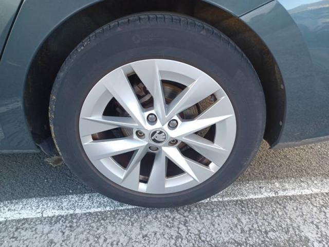 Skoda Octavia image 3