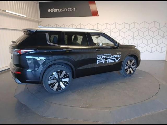 Mitsubishi Outlander image 3