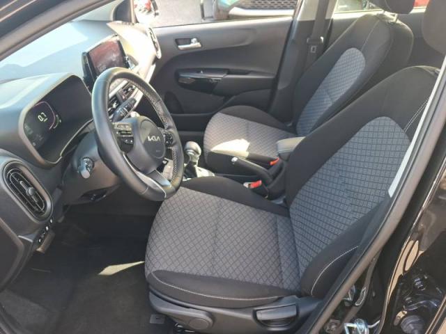 Kia Picanto image 9