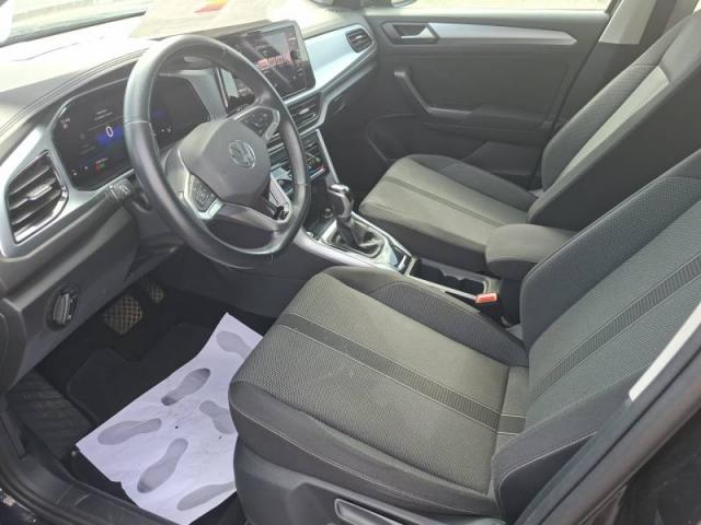 Volkswagen T-Roc image 2