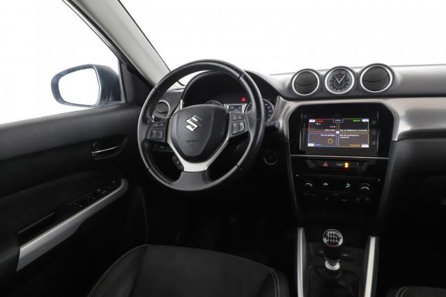 Suzuki Vitara image 6