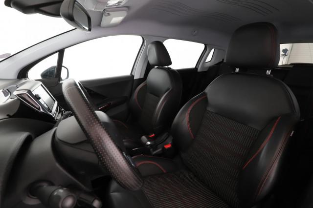 Peugeot 2008 image 2