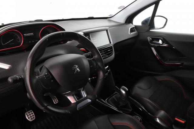 Peugeot 2008 image 3