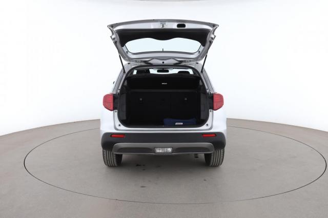 Suzuki Vitara image 8