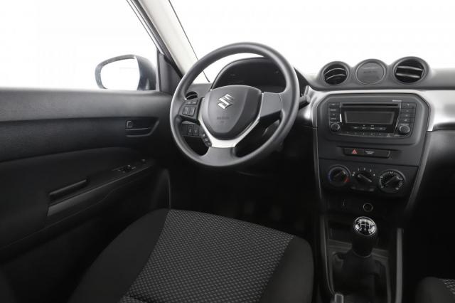 Suzuki Vitara image 7