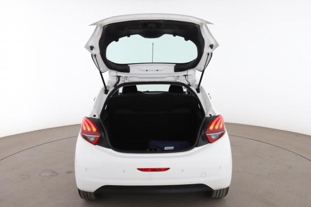 Peugeot 208 image 4