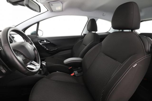 Peugeot 208 image 6