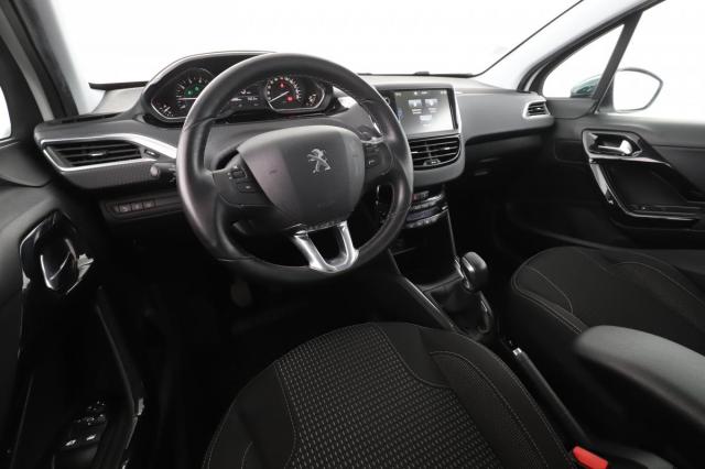 Peugeot 208 image 2