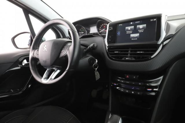 Peugeot 208 image 3