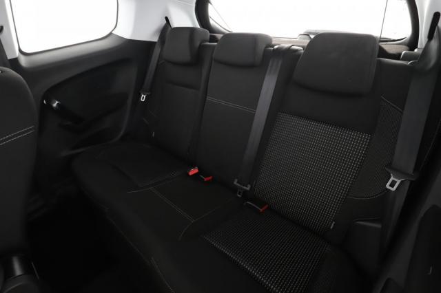 Peugeot 208 image 9