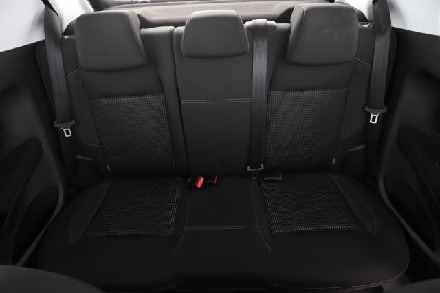 Peugeot 208 image 8