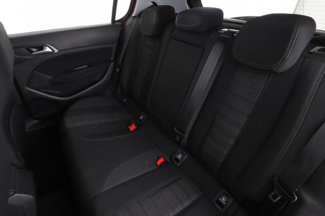 Peugeot 308 image 2