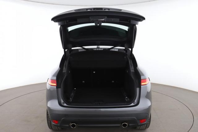 Jaguar F-Pace image 3