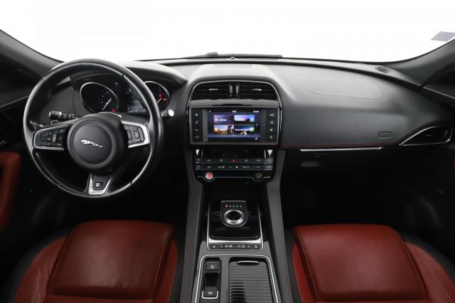 Jaguar F-Pace image 2