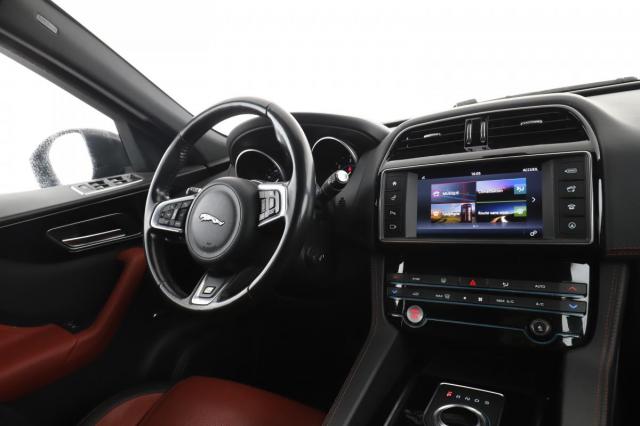 Jaguar F-Pace image 6
