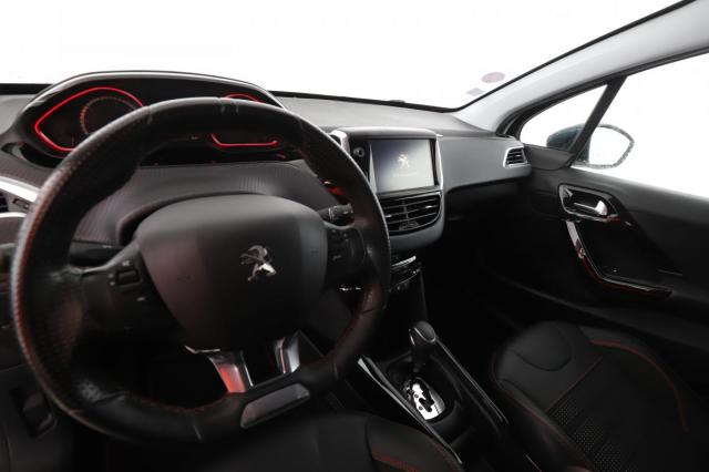 Peugeot 2008 image 2