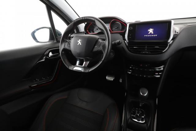 Peugeot 2008 image 8