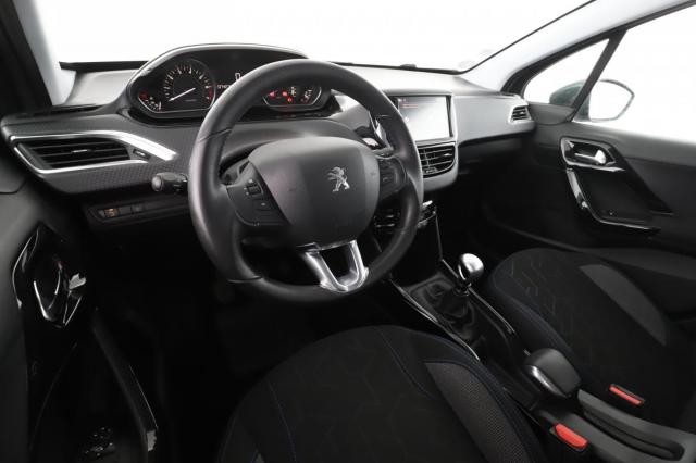 Peugeot 2008 image 8