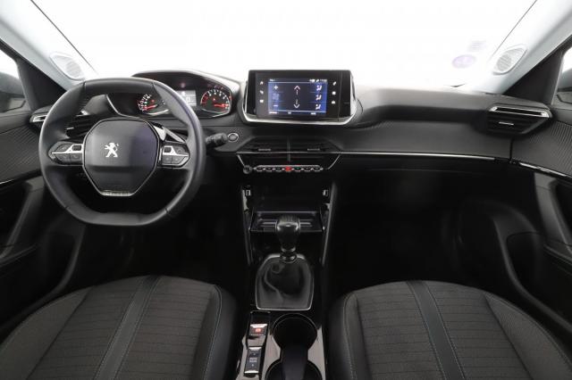 Peugeot 2008 image 2