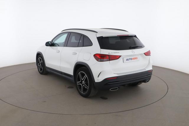 Mercedes Benz Gla image 9