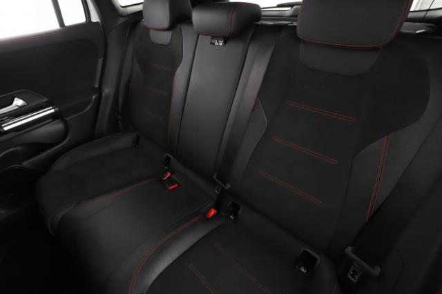 Mercedes Benz Gla image 4