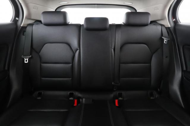 Mercedes Benz Gla image 7