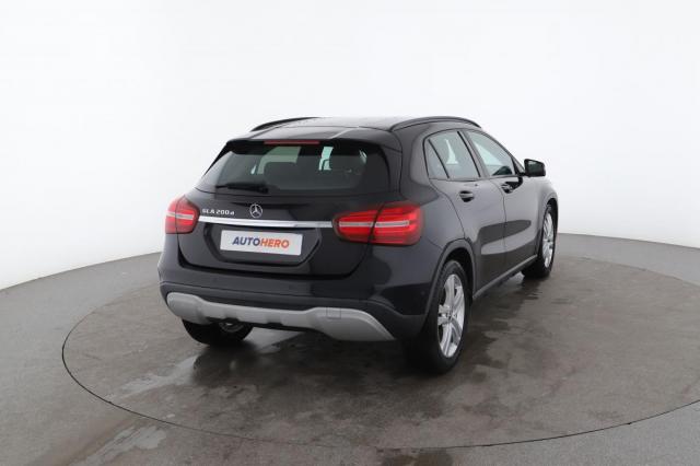 Mercedes Benz Gla image 8