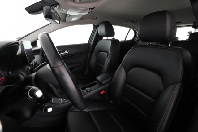 Mercedes Benz Gla image 5