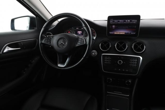 Mercedes Benz Gla image 2