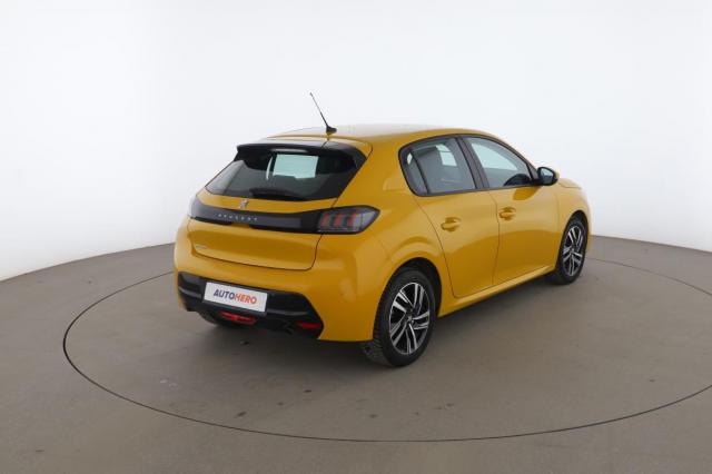 Peugeot 208 image 3