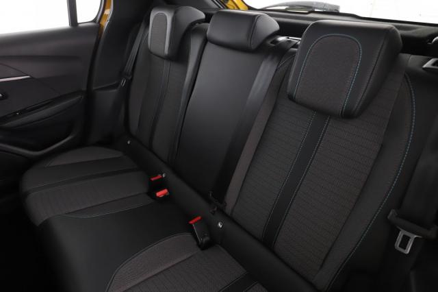 Peugeot 208 image 7