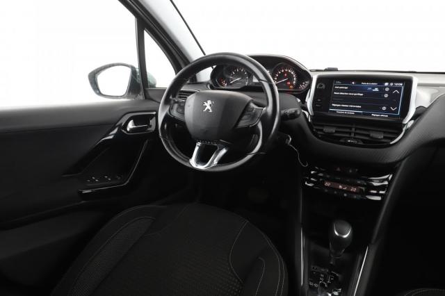 Peugeot 208 image 6