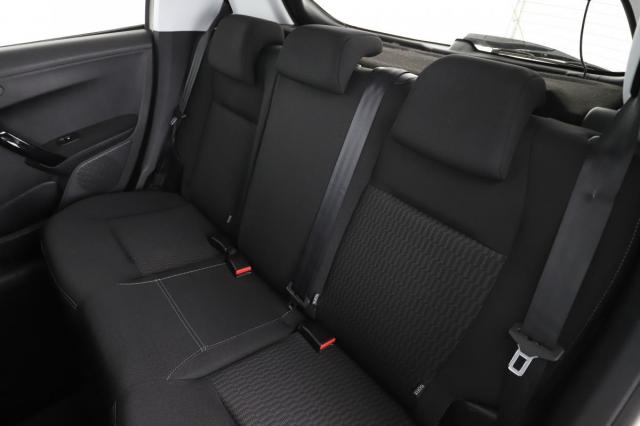 Peugeot 208 image 7