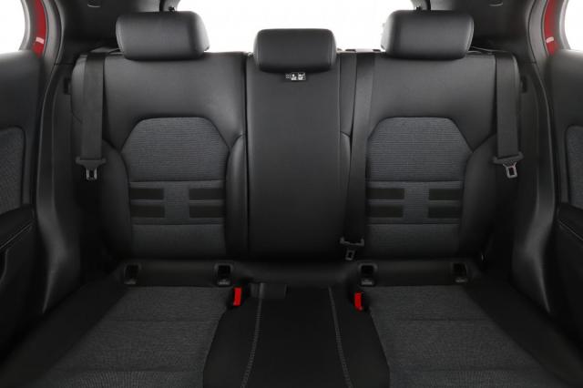 Mercedes Benz Gla image 8