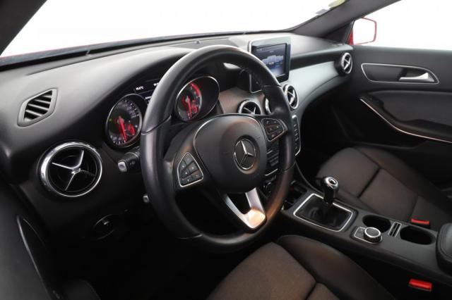 Mercedes Benz Gla image 1