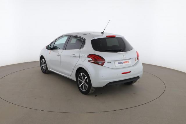Peugeot 208 image 1