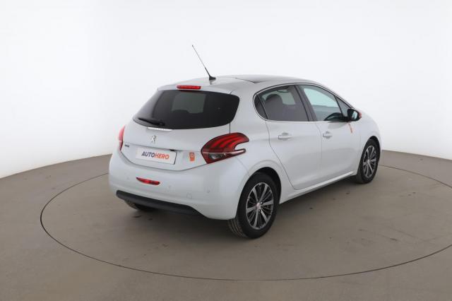 Peugeot 208 image 3