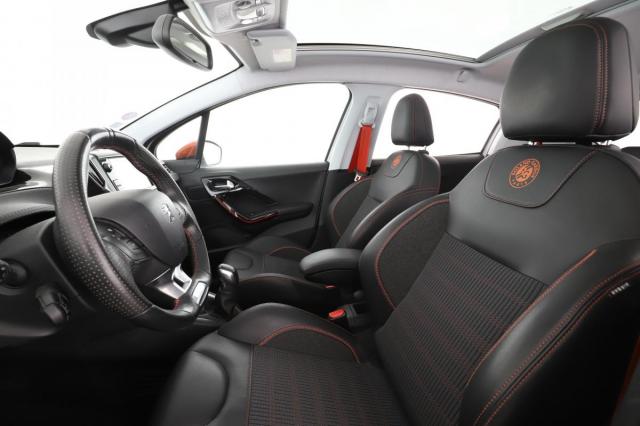 Peugeot 208 image 2