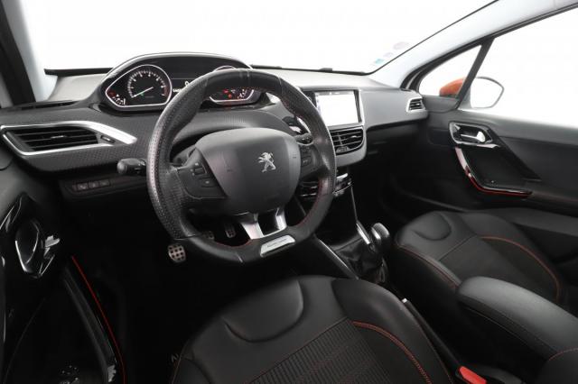 Peugeot 208 image 9
