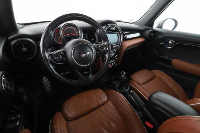 Mini Cabrio image 6