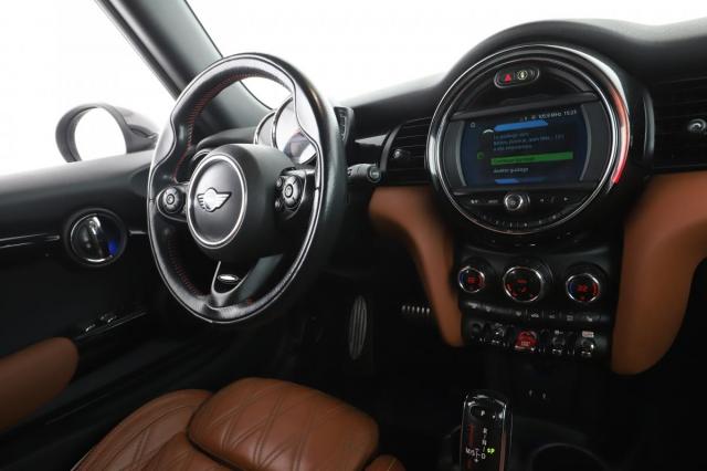Mini Cabrio image 8