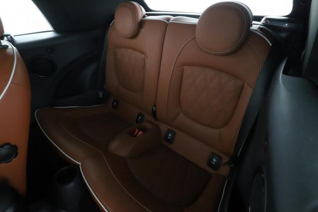 Mini Cabrio image 3