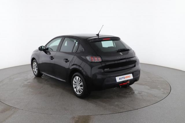 Peugeot 208 image 8